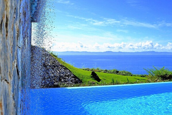 Outdoor pool - A DREAM SEA VIEW INCREDIBLE (Punta Balandra)