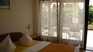 1 bedroom, free WiFi, bed sheets