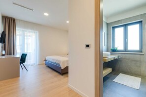 3 makuuhuonetta, äänieristys, silitysrauta/-lauta, ilmainen Wi-Fi