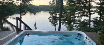 Private Lakefront Escape, Launch boat from dock, swim island, hot tub, game room