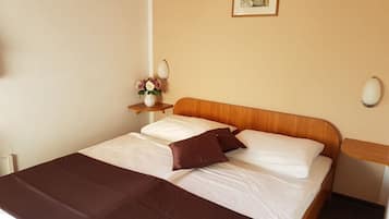 1 chambre, fer et planche Ă repasser, Wi-Fi gratuit, draps fournis