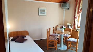 1 Schlafzimmer, Bügeleisen/Bügelbrett, kostenloses WLAN, Bettwäsche