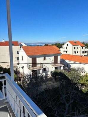 Property grounds - Apartment in Supetar with Seaview, Terrace, Air condition, WIFI (3553-3) (Supetar)