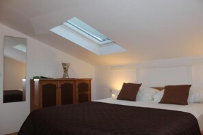 1 bedroom, in-room safe, free WiFi, bed sheets