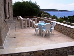 Outdoor dining - Apartment in Povlja with Seaview, Terrace, Air condition, WIFI (4991-2) (Povlja)