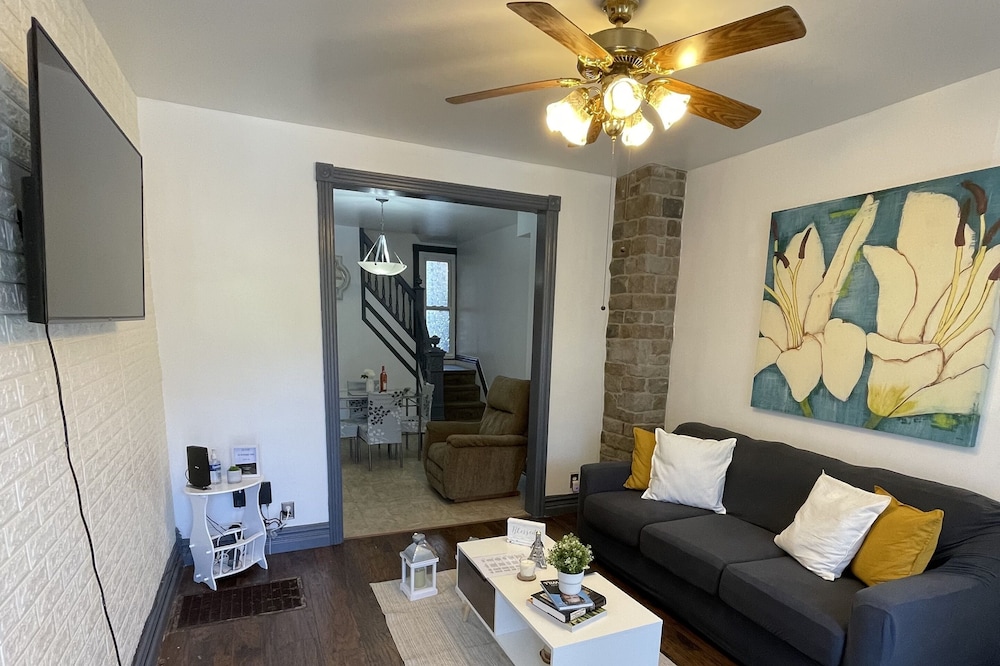 Comfortable Townhouse near downtown Allentown