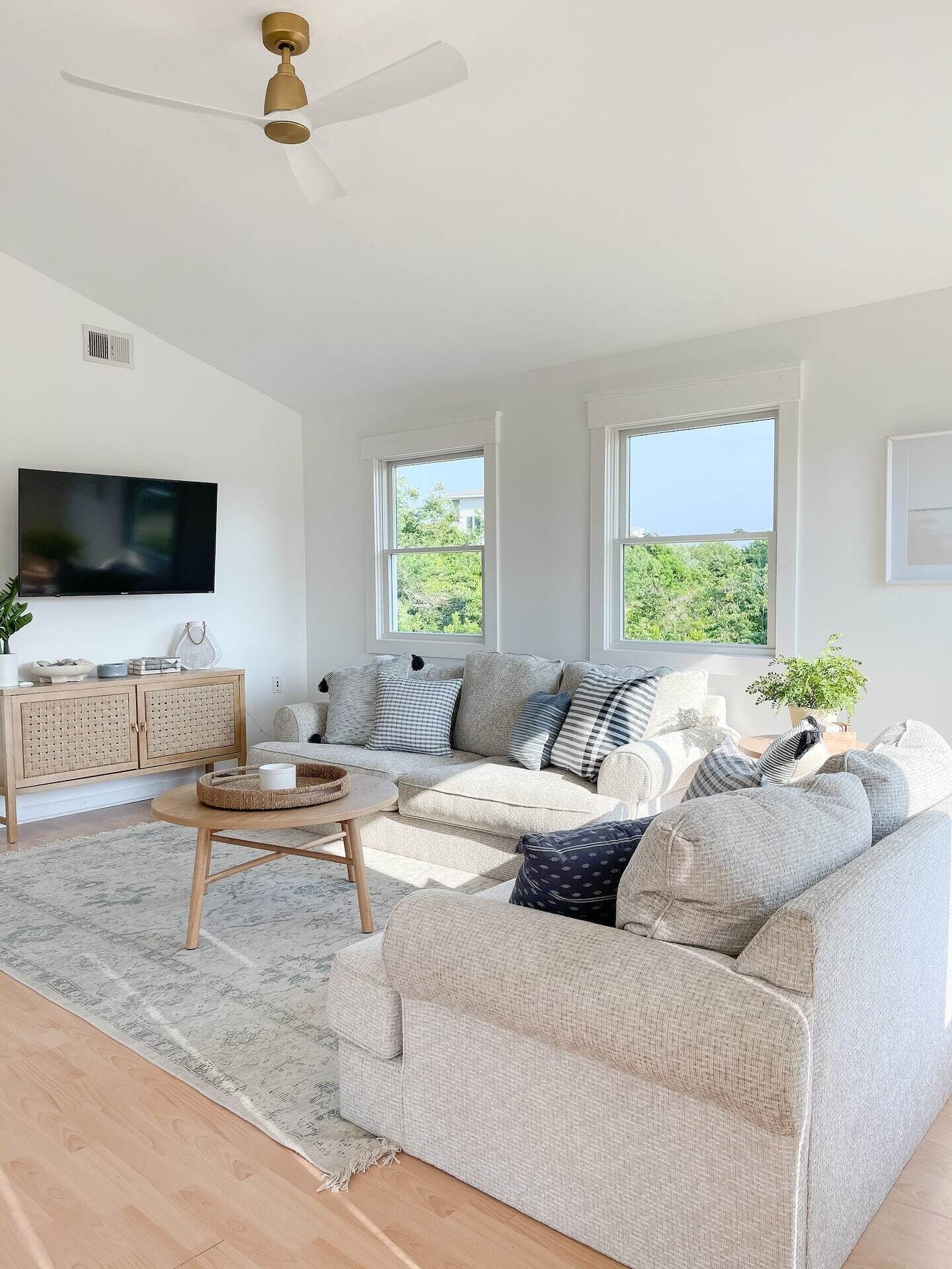 Coastal Cottage - Newly Renovated - 4 Bdrm