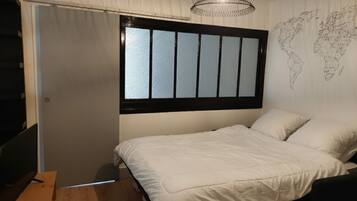 2 bedrooms, iron/ironing board, travel crib, free WiFi