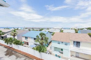 Exterior - Very Short Walk to Beach! 2 Bed Town House w/Gulf Views, Close to Pool (Panama City Beach)