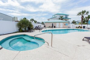 Pool - Very Short Walk to Beach! 2 Bed Town House w/Gulf Views, Close to Pool (Panama City Beach)