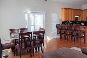 Dining - Very Short Walk to Beach! 2 Bed Town House w/Gulf Views, Close to Pool (Panama City Beach)