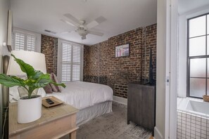 Desk, iron/ironing board, travel cot, free WiFi - Luxury Penthouse Loft with Private Rooftop Deck (Birmingham)