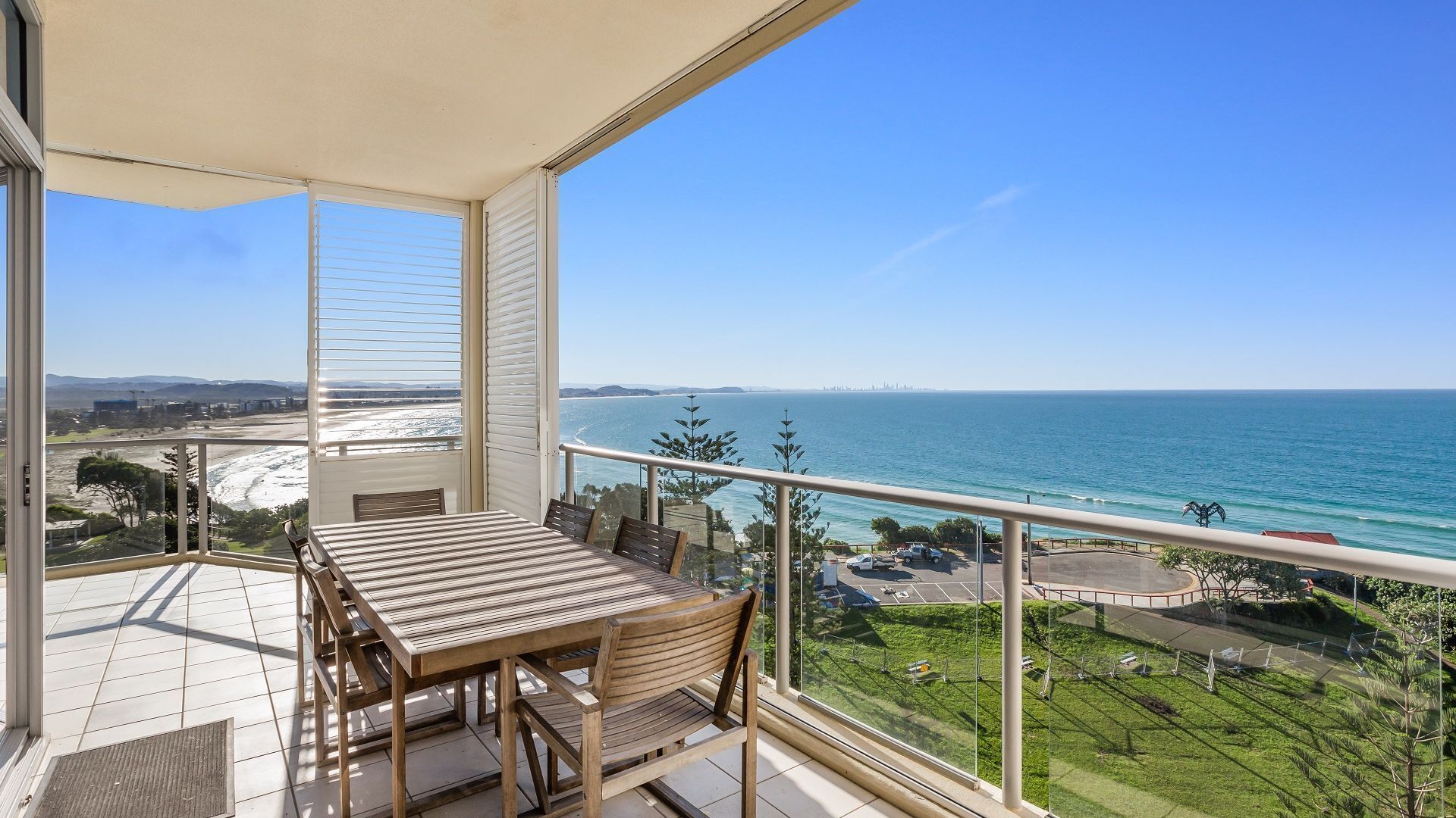 Blue C 1401 - Beachfront Coolangatta - Min. 3 nigh