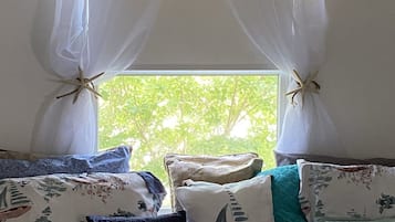 1 bedroom, desk, iron/ironing board, WiFi (free)