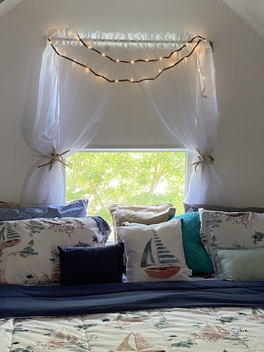 Cozy one bedroom-one bathroom /sleeps 4