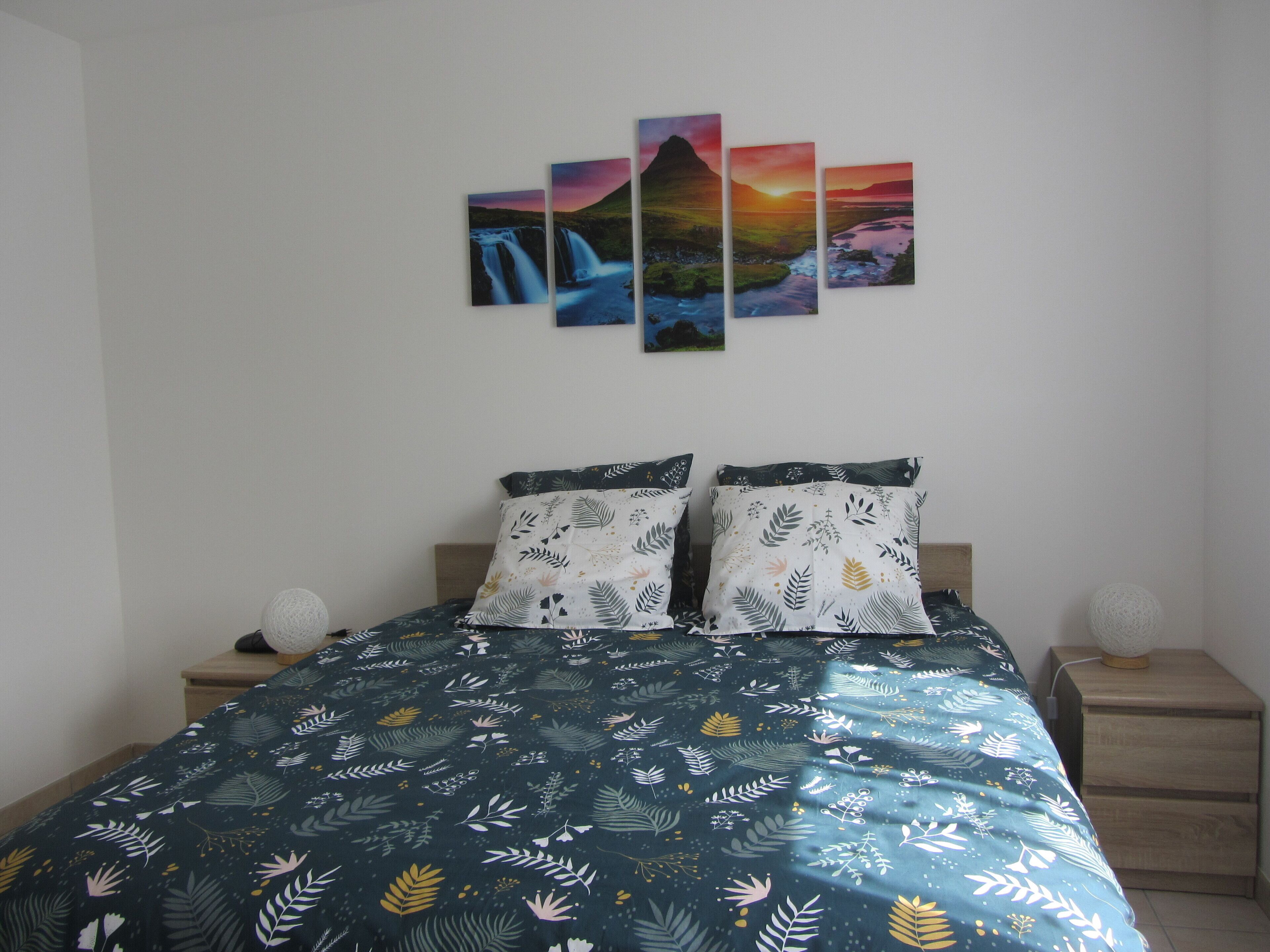 3 chambres, fer et planche à repasser, Wi-Fi gratuit, draps fournis