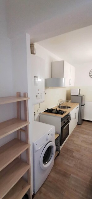 Mikrowelle, Ofen, Herdplatte, Wasserkocher