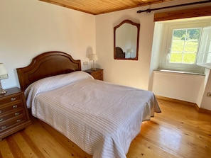 3 chambres, fer et planche Ă repasser, Wi-Fi gratuit, draps fournis