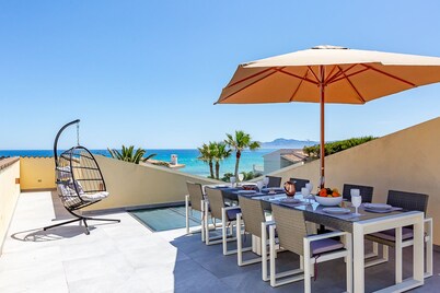 Luxury Villa with Seaview and private Beach access