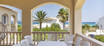 Luxury Villa with Seaview and private Beach access