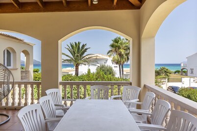 Luxury Villa with Seaview and private Beach access