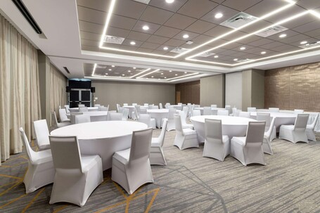 Wyndham Garden Orlando Airport - Image 31