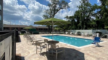 Outdoor pool, pool loungers