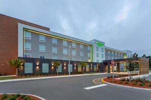 Exterior - Wyndham Garden Orlando Airport (Orlando)