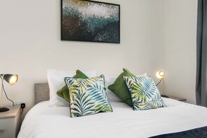 2 bedrooms, iron/ironing board, travel cot, free WiFi - Hawthorn - Oxford with Parking and Garden (Oxford)