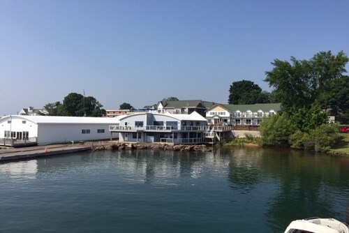 Upscale Vacation Stay in Bayfield