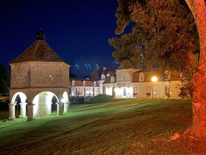 Gîte au Calme Sans Vis-à-vis Avec Grande Piscine Privative