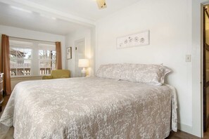 2 bedrooms, internet, bed sheets
