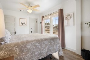 2 bedrooms, internet, bed sheets
