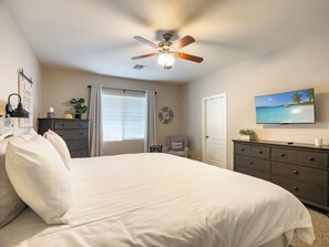 3 bedrooms, desk, iron/ironing board, free WiFi