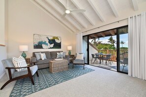 Smart TV - MKO E202 Remodeled 2BD Retreat wAC Pool Near Beach (Kihei)