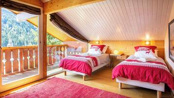 4 habitaciones, tabla de planchar con plancha, wifi y ropa de cama