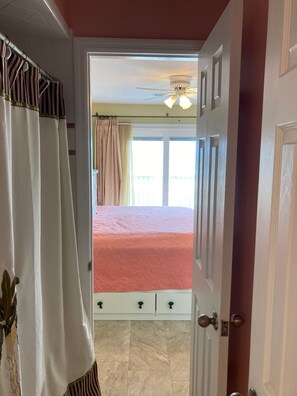 3 Schlafzimmer, Reisekinderbett, kostenloses WLAN, Bettwäsche