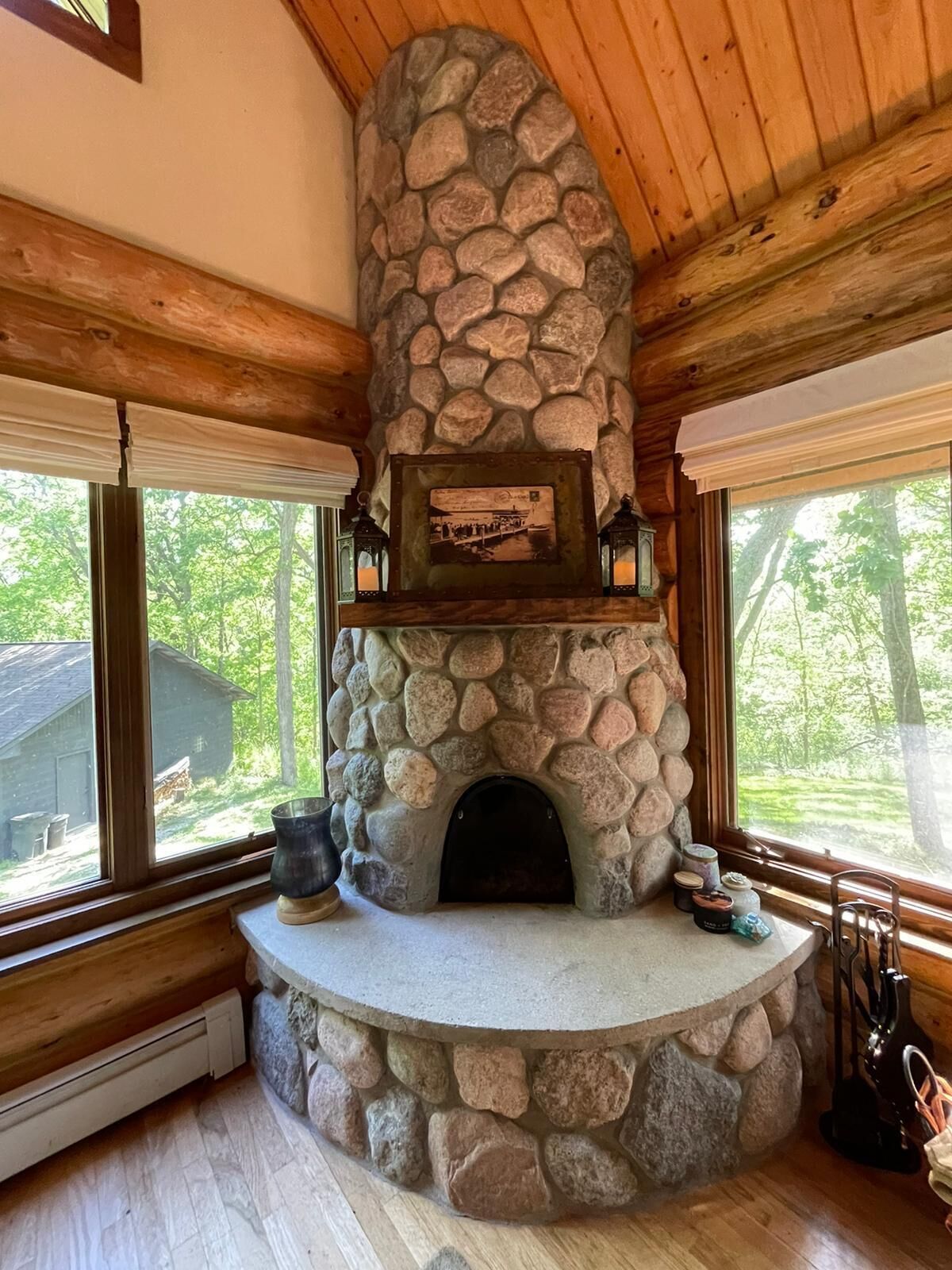 Beautiful Log Cabin Retreat on 6 Acres of Forest Only 10 Minutes to Lake Geneva.