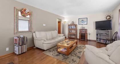 House with fenced yard and easy access to I-70