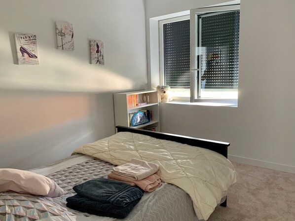5 chambres, fer et planche à repasser, accès au Wi-Fi (inclus)