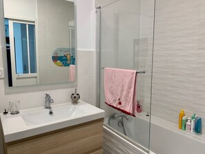 Badewanne, Toilettenpapier