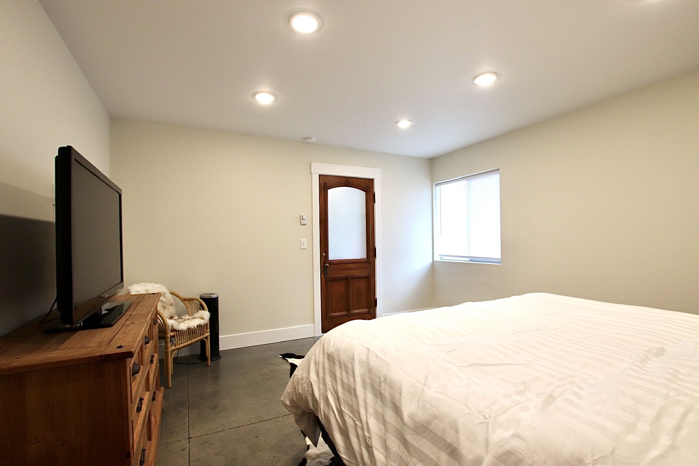 Urban & Hip Suite in the Warehouse District, Pets Allowed