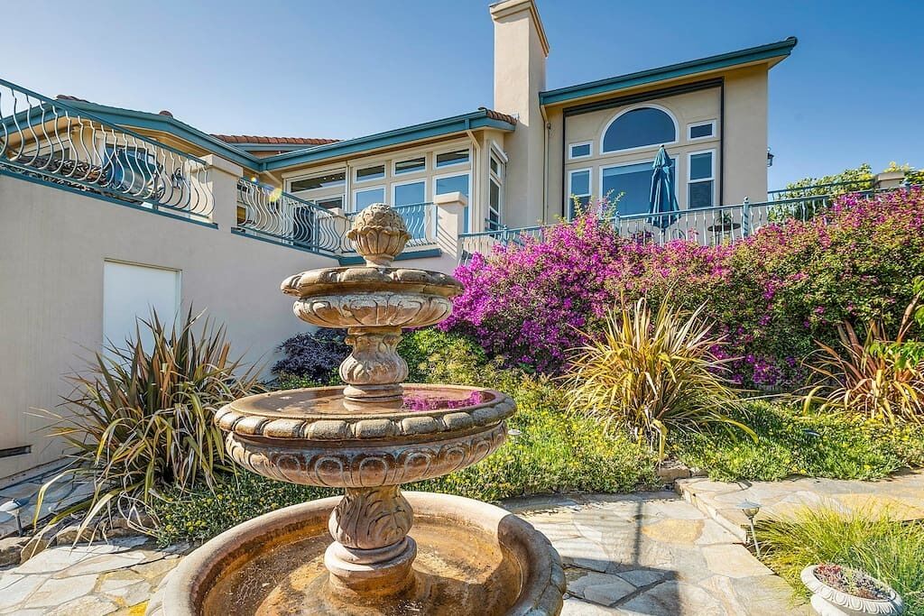 Serenissima Terrace--Hilltop Luxury Home with Serene Gardens and Panoramic Views