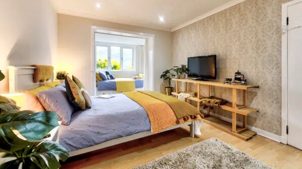 4 bedrooms, free WiFi, bed sheets