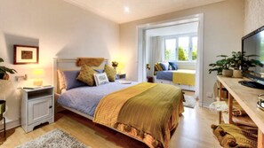 4 bedrooms, free WiFi, bed sheets