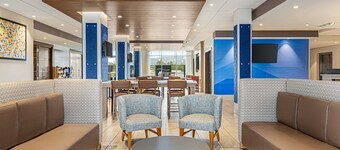 Holiday Inn Express and Suites Ukiah by IHG