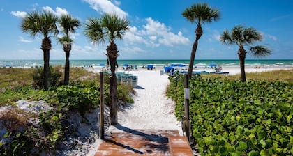 WOW Factor Exceptional Siesta Key Condo in a slice of Paradise on #1 Beach in US