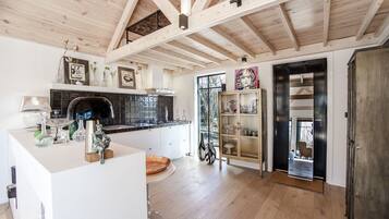 Réfrigérateur, plaque de cuisson, cafetiÚre/bouilloire