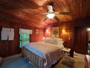 5 bedrooms, desk, iron/ironing board, free WiFi