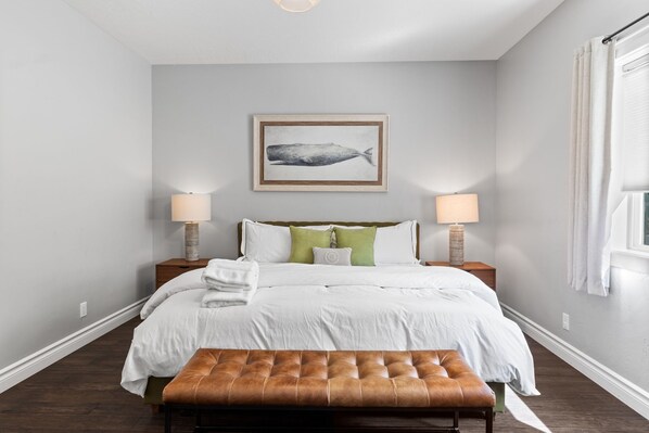 3 bedrooms, desk, iron/ironing board, travel crib